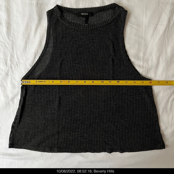 SOLD ♏️ Crop Top Bundle - Picture 4 of 9